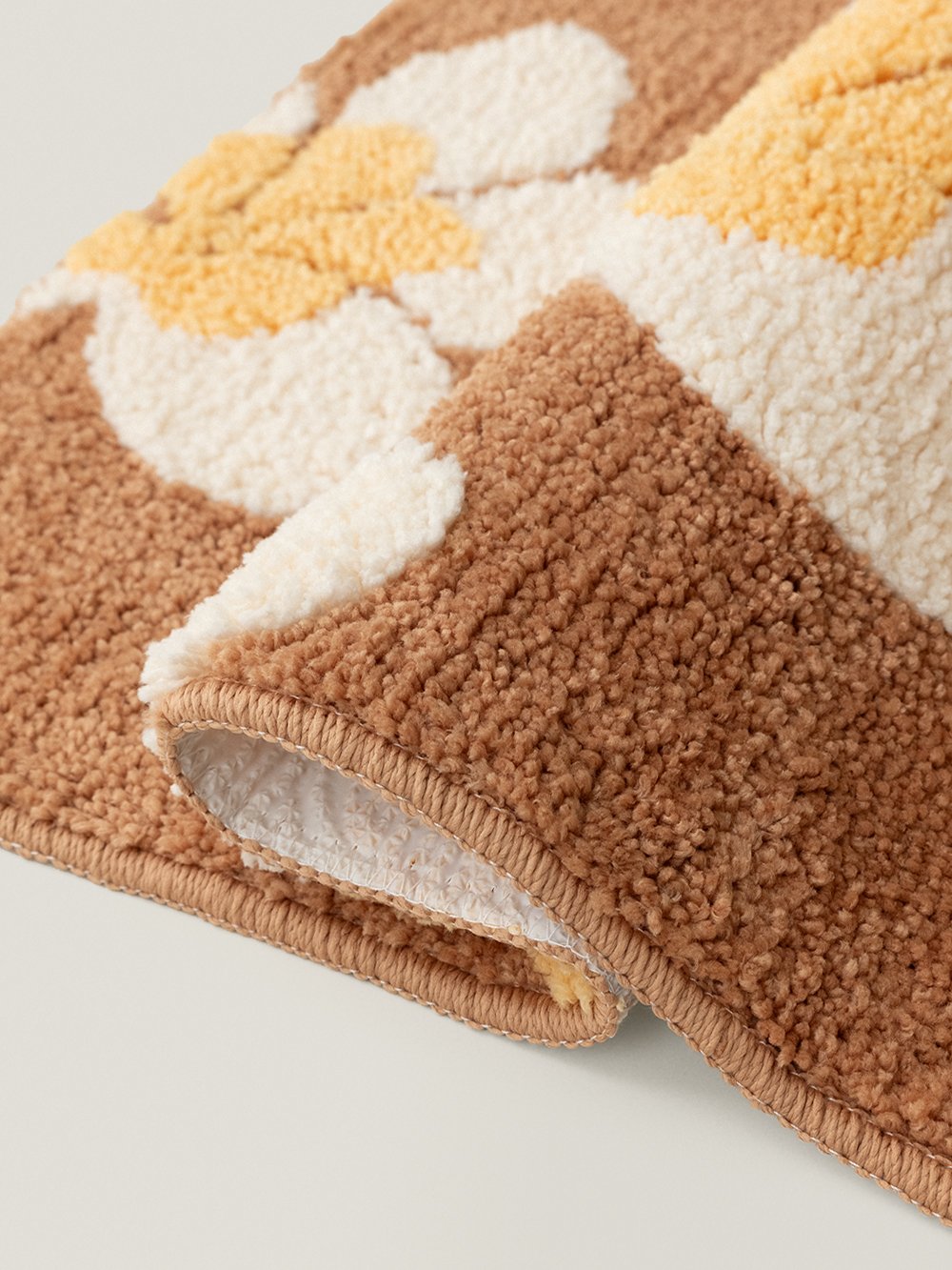 Plumi Plumeria Tufted Rug - texture detail