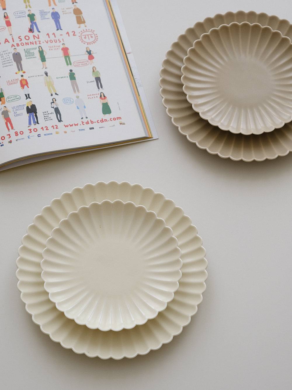 Daisy Dinner Plate Versatile Dining Decor, Pratical Storage Tray丨