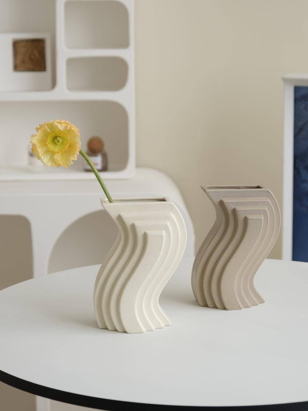 Shake N Twist Ceramic Vase - WENSHUO