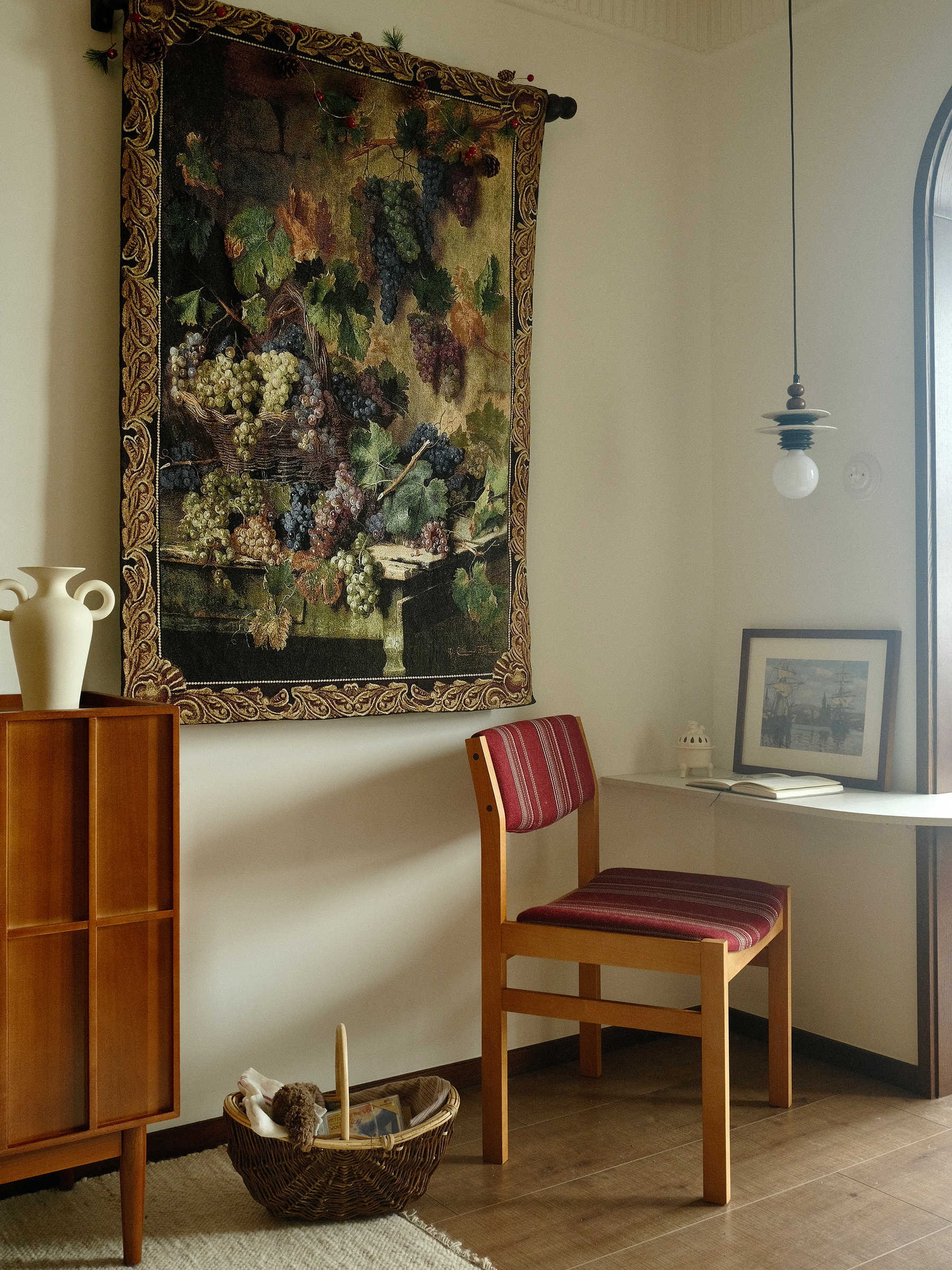 Vintage Home Decor Ideas for a Calm, Meaningful Space by WENSHUO HOME