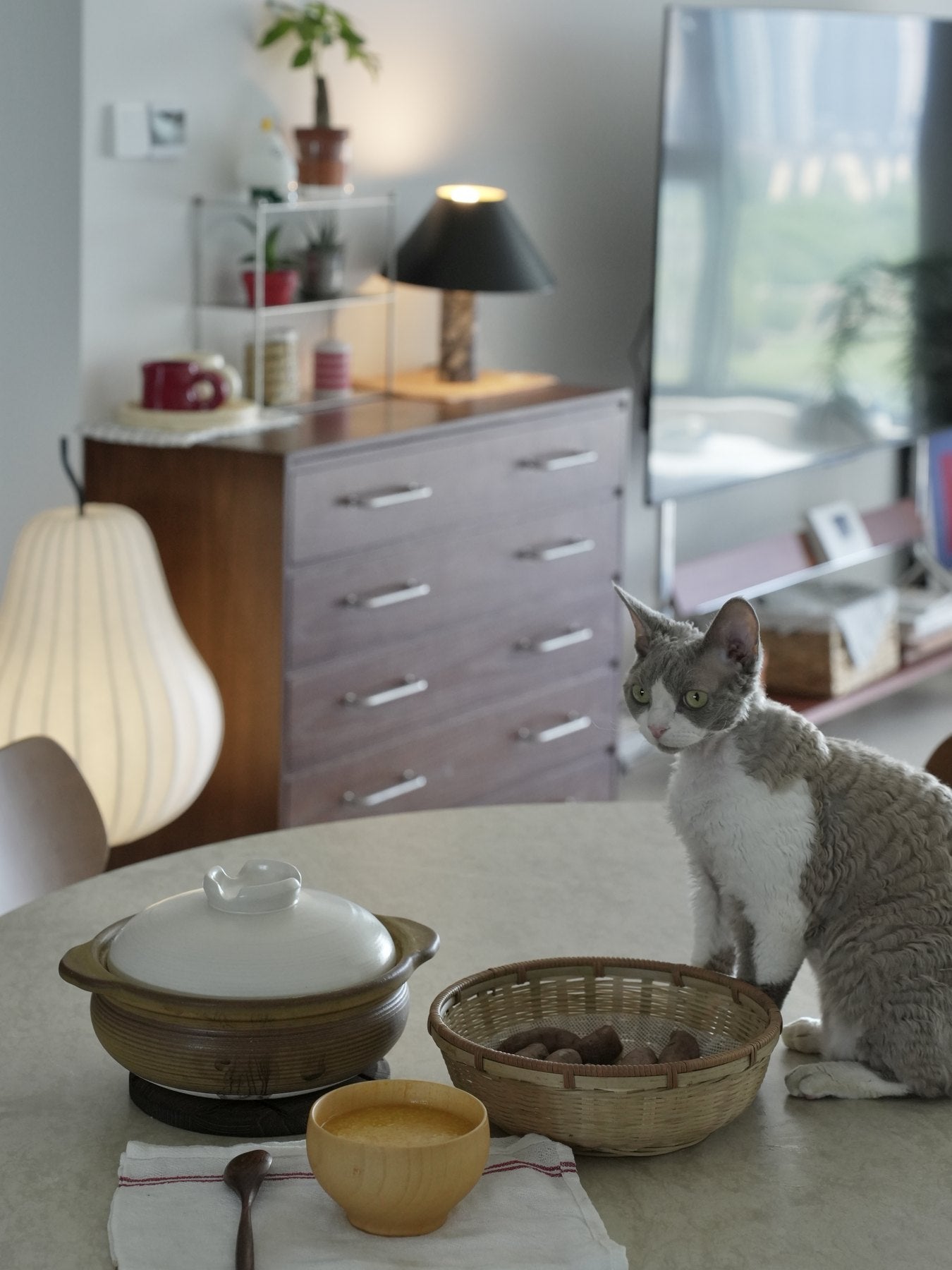 Round Belly Clay Pot Styling for a Warm Kitchen Table