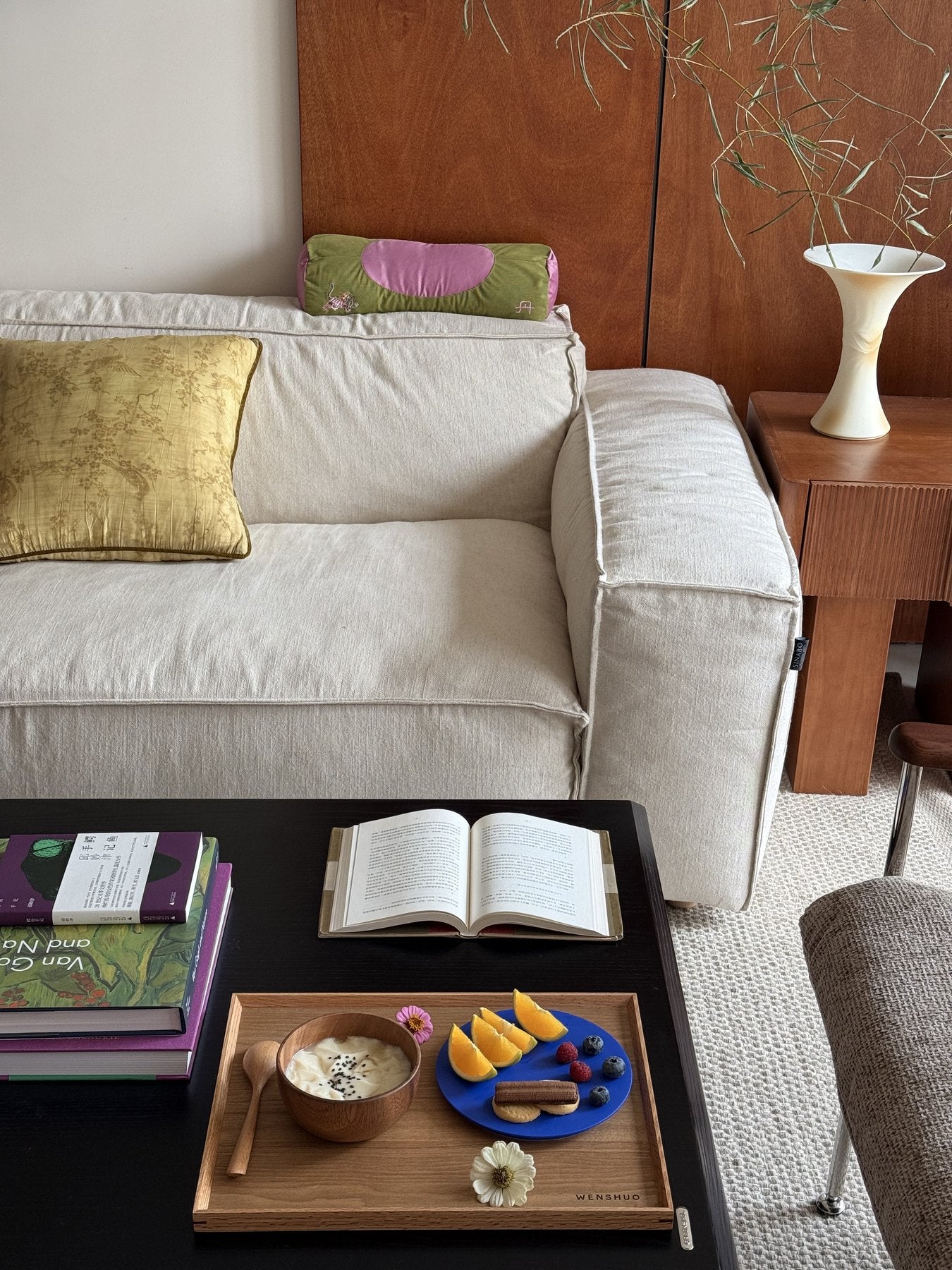 Wooden Tray Styling Ideas for a Warm Table Surface
