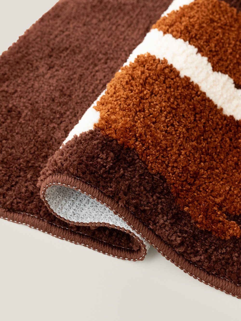 Huggy Puppy Rug - texture detail