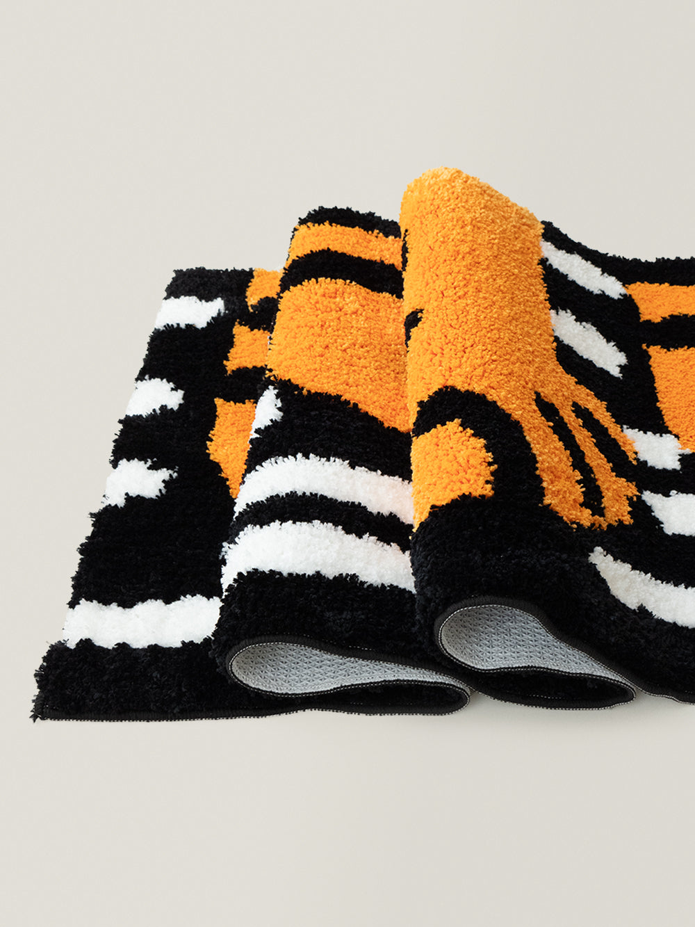 Animal Track Tiger Paw Rug