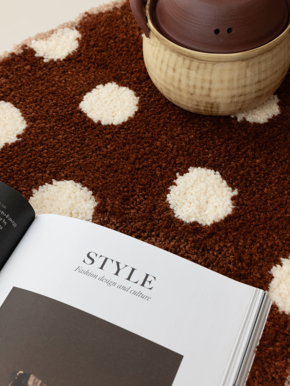 Dotty Polka Dot Surfboard Rug (Cocoa)