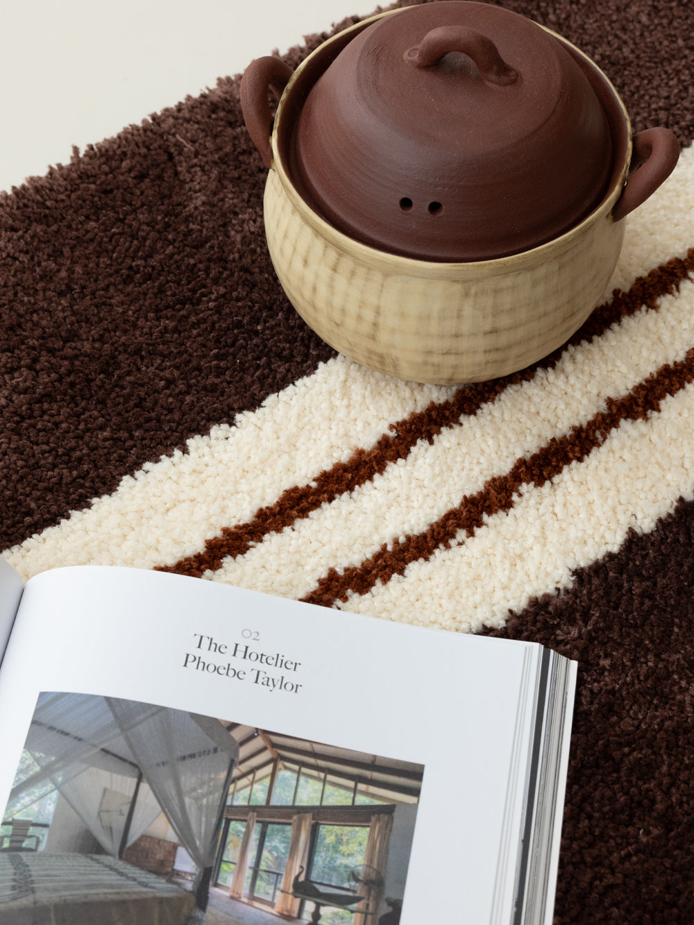 Voidline Narrow Stripe Surfboard Rug (Caramel Brown)