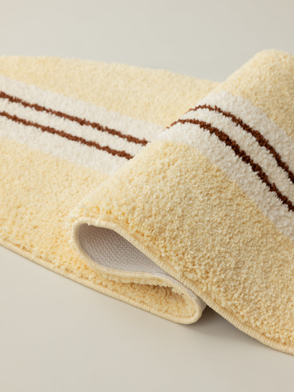 Voidline Narrow Stripe Surfboard Rug (Butter Yellow)
