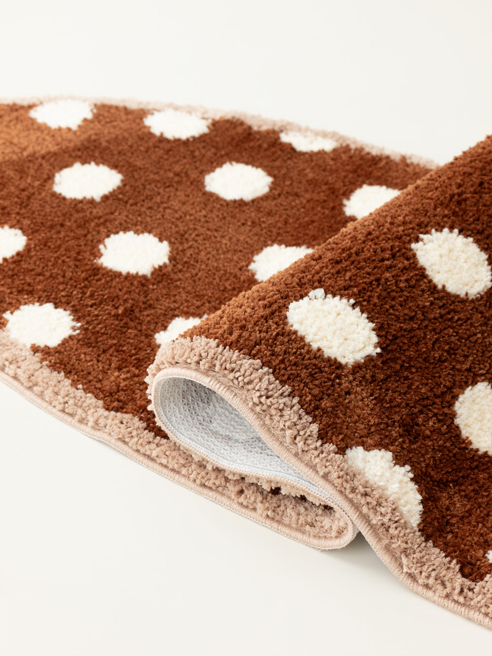 Dotty Polka Dot Surfboard Rug (Cocoa)