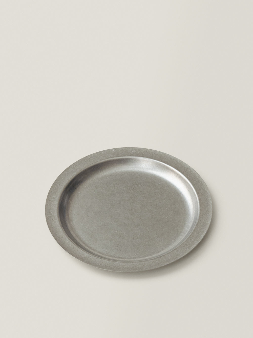 NILO Wide-Rim Round Shallow Plate