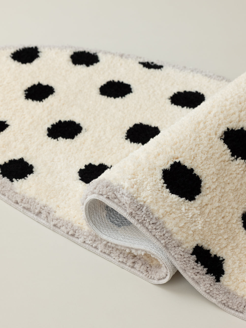 Dotty Polka Dot Surfboard Rug (Ivory)