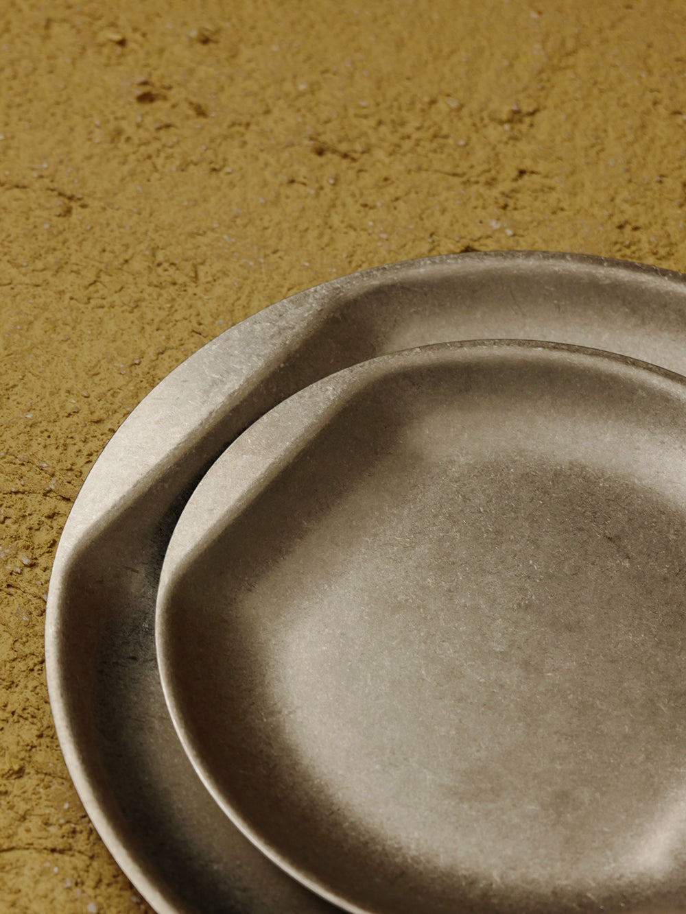 ARC Round Plate with Handle