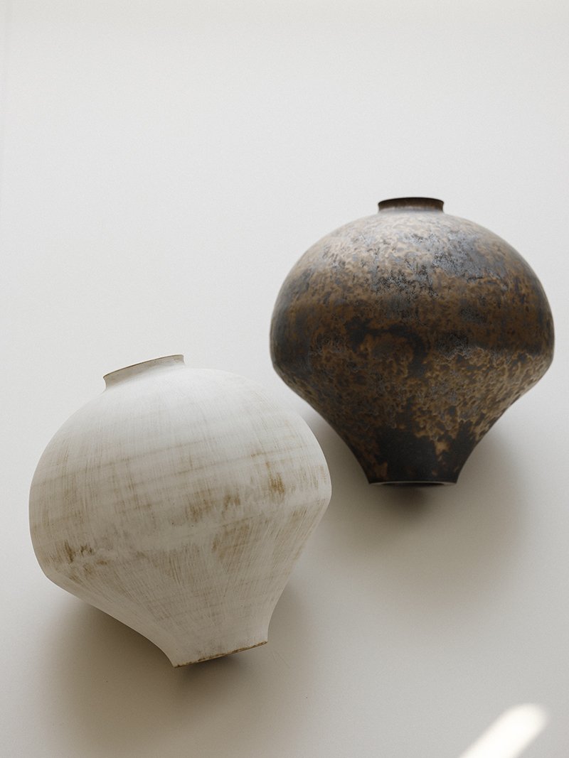 Earthbrush Ceramic Vase — hero