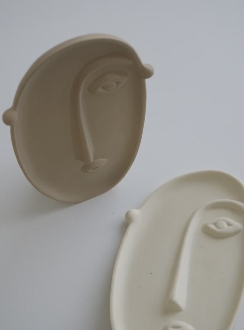 Abstrakte Vase mit ovalem Gesicht 
