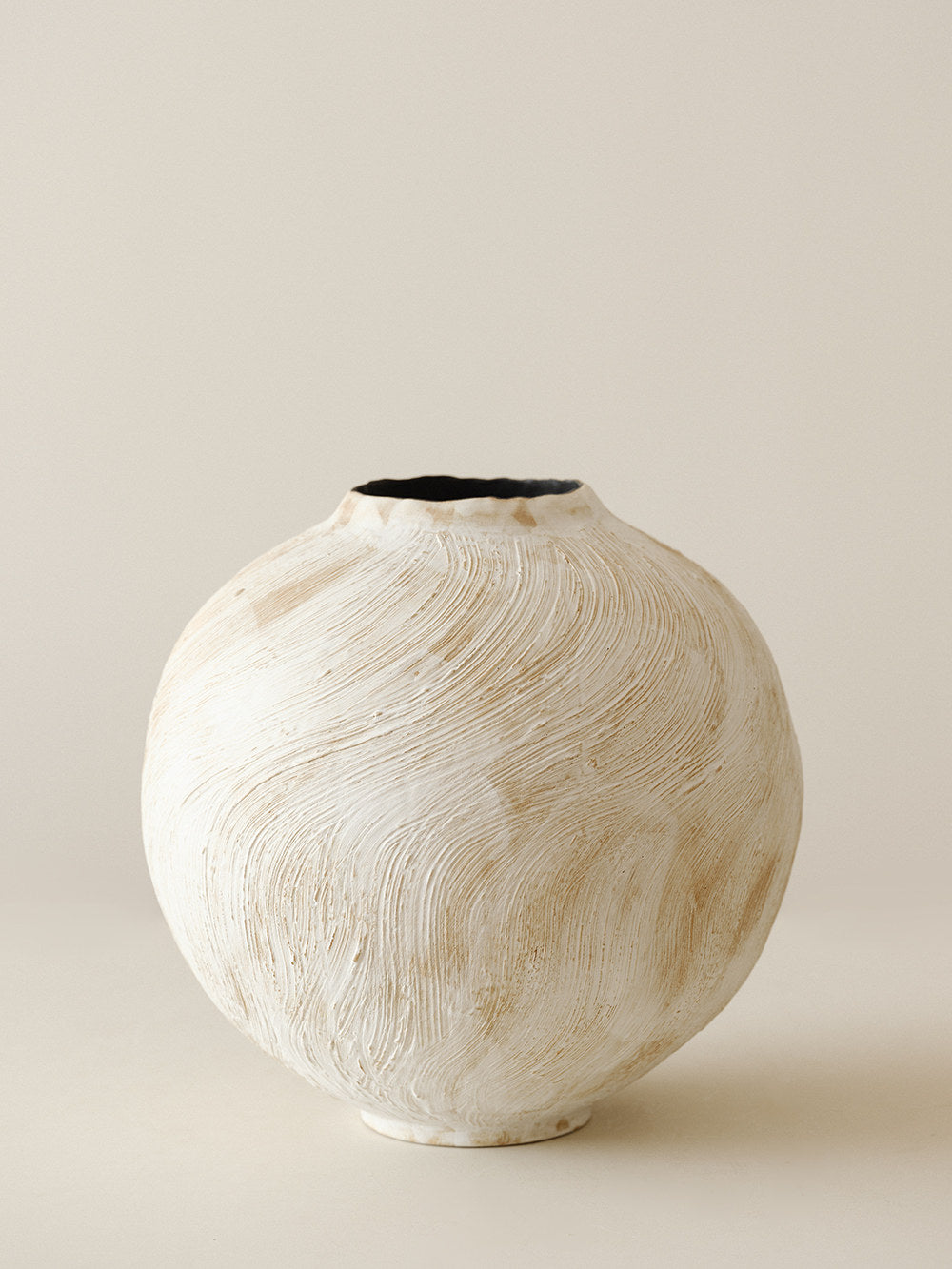 TG28 Round Ceramic Vase — additional view 3