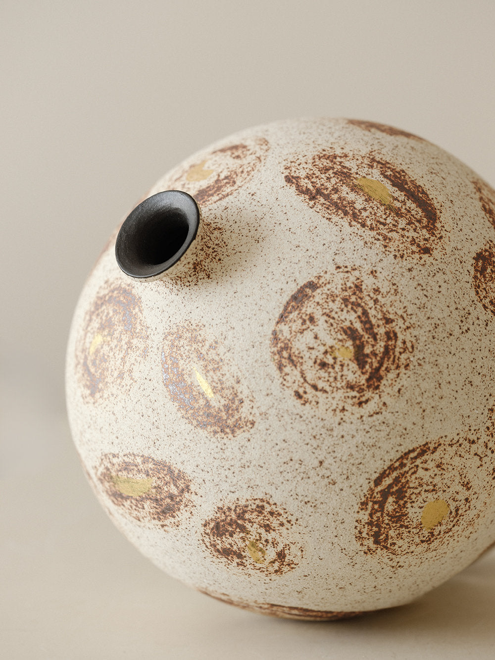 TG29 Patterned Ceramic Vase — additional view 4