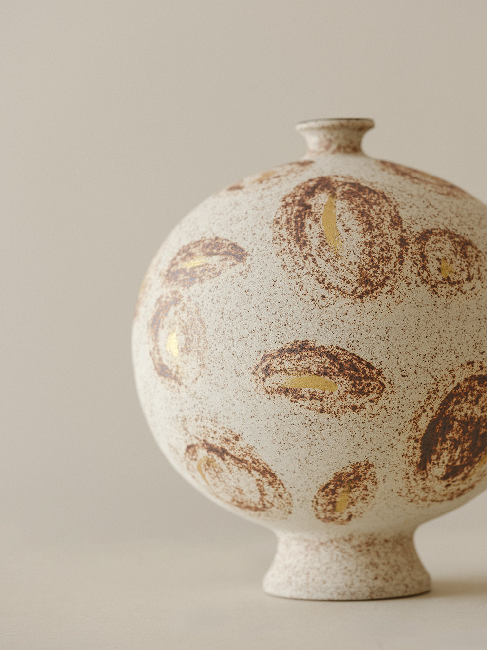 TG29 Patterned Ceramic Vase — additional view 5