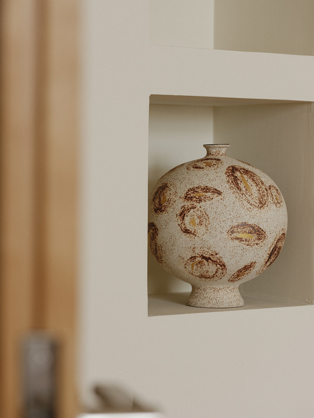 TG29 Patterned Ceramic Vase — additional view 6