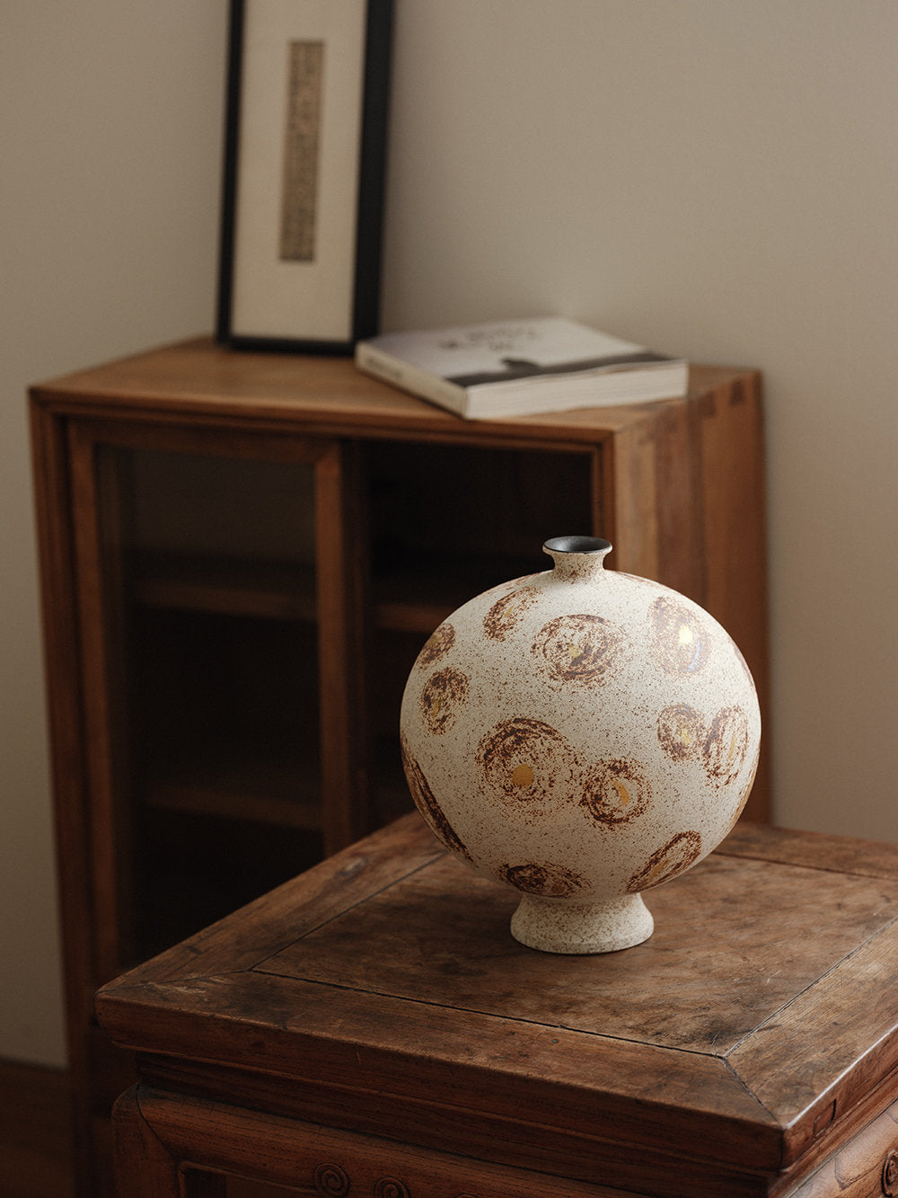 TG29 Patterned Ceramic Vase — additional view 7