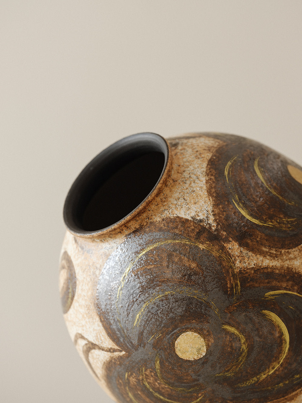 TG30 Painted Ceramic Vase — additional view 2