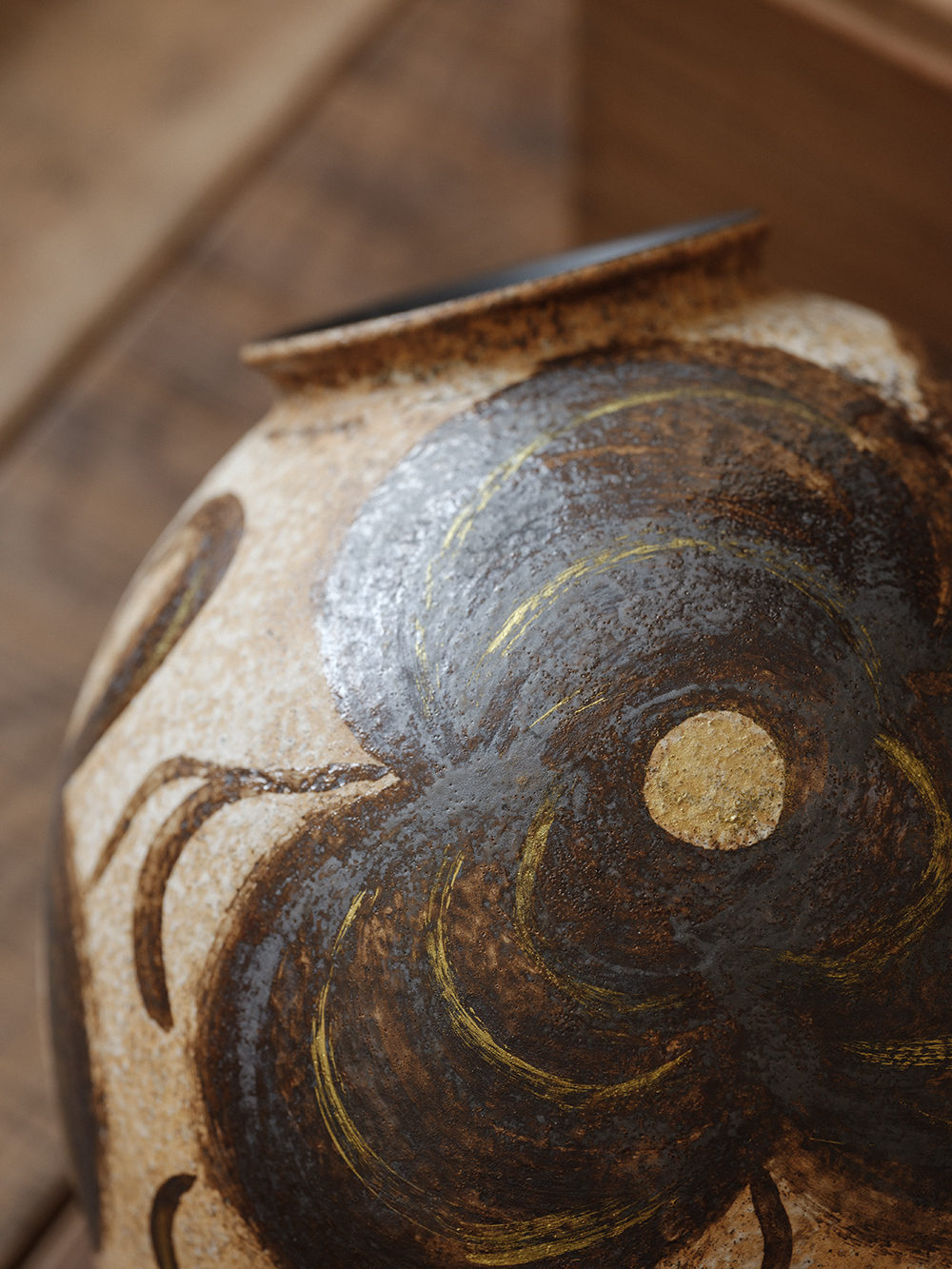 TG30 Painted Ceramic Vase — additional view 3