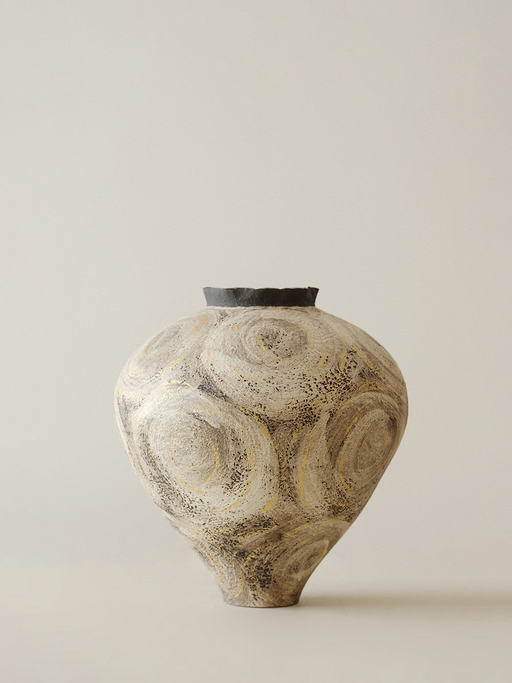TG31 Patterned Ceramic Vase — additional view 3