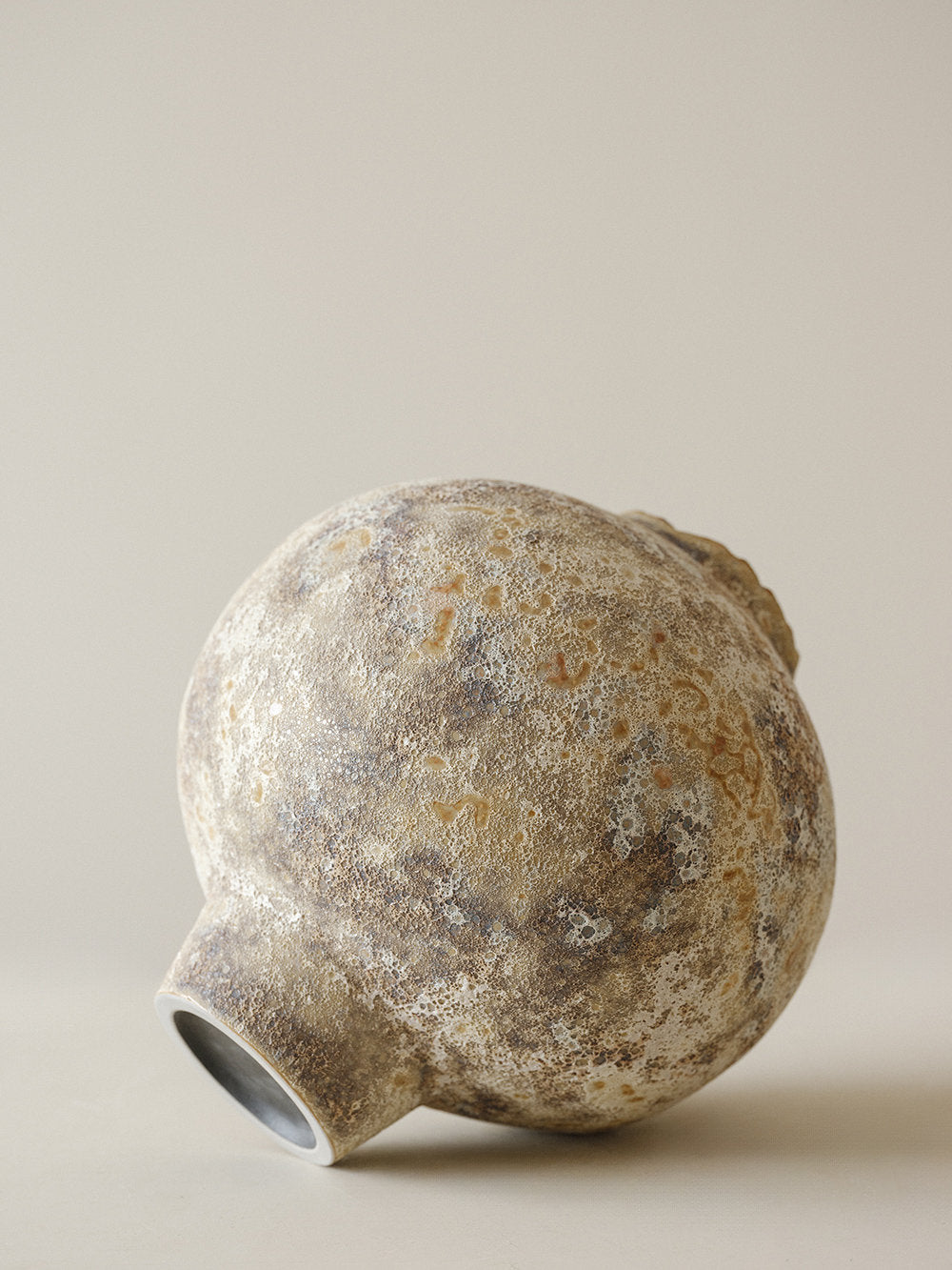 TG32 Mottled Round Ceramic Vase — additional view 3
