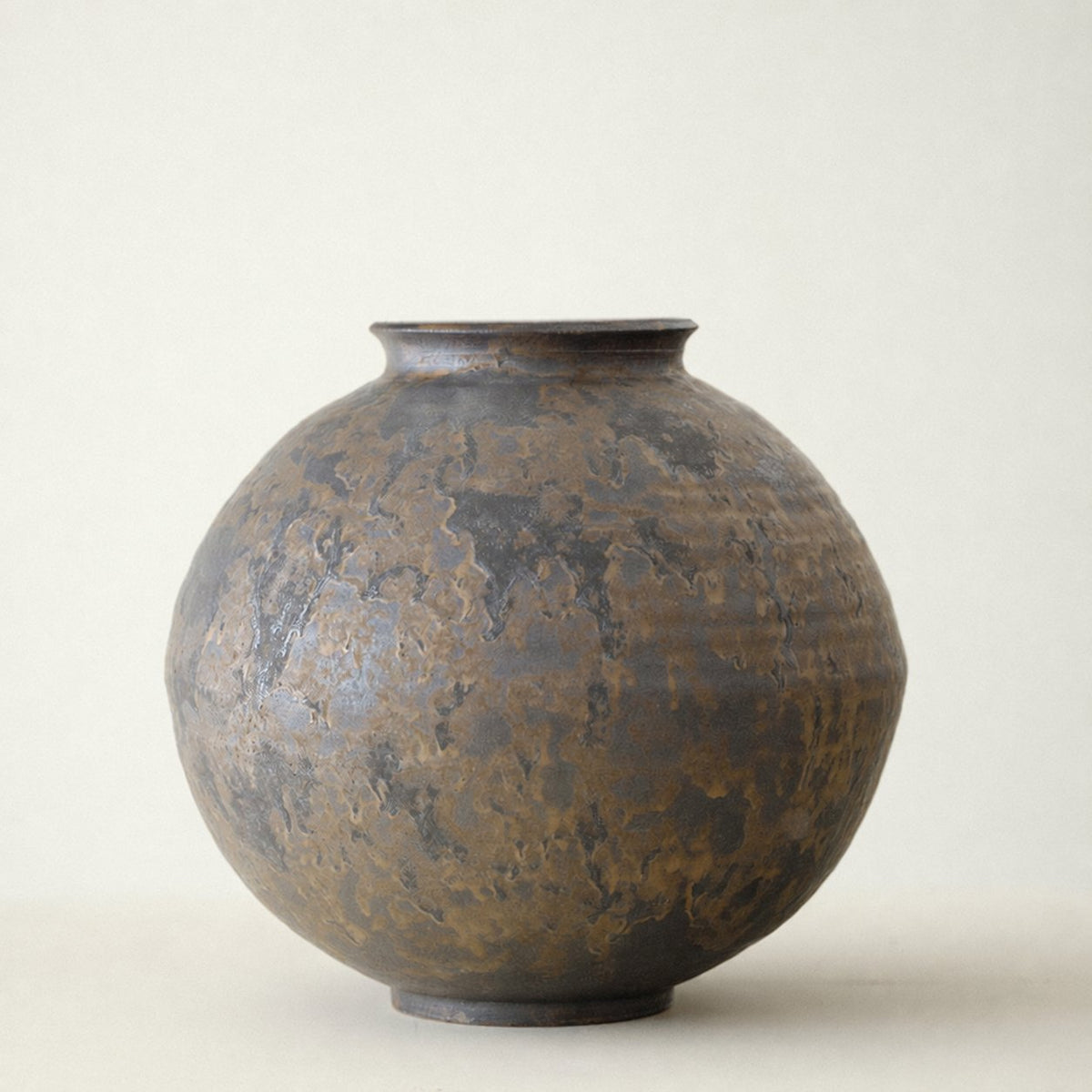 Full Moon Ceramic Vase in Oxidized Brown